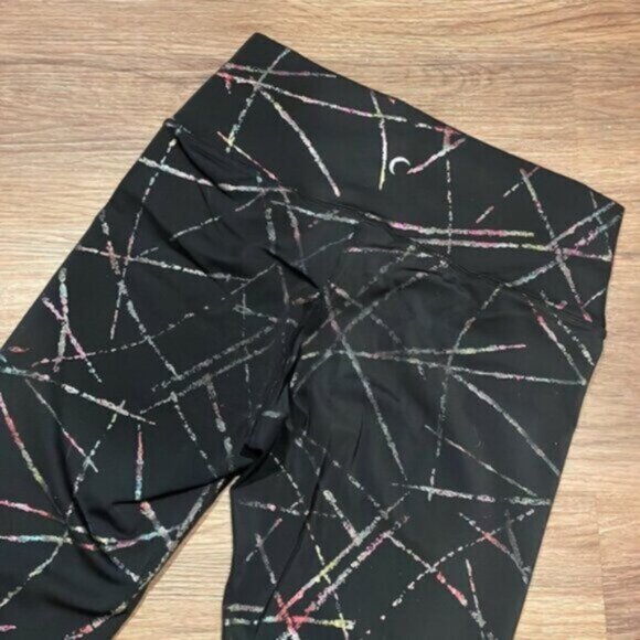 Zyia Metallic Abstract Luxe Hi Rise Leggings - Picture 5 of 5